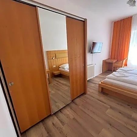Post 17 Hotel
