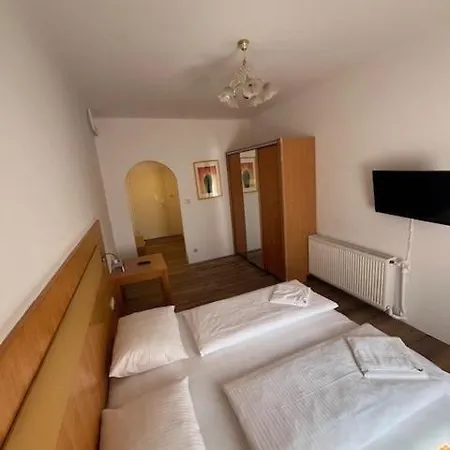 Post 17 Szálloda 3*