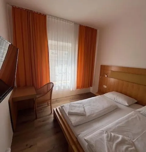 Post 17 Szálloda Braunau am Inn