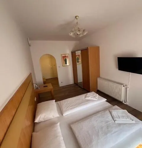 Post 17 Szálloda 3*